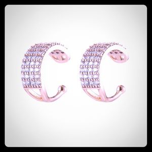 Beautiful blingy ear cuff